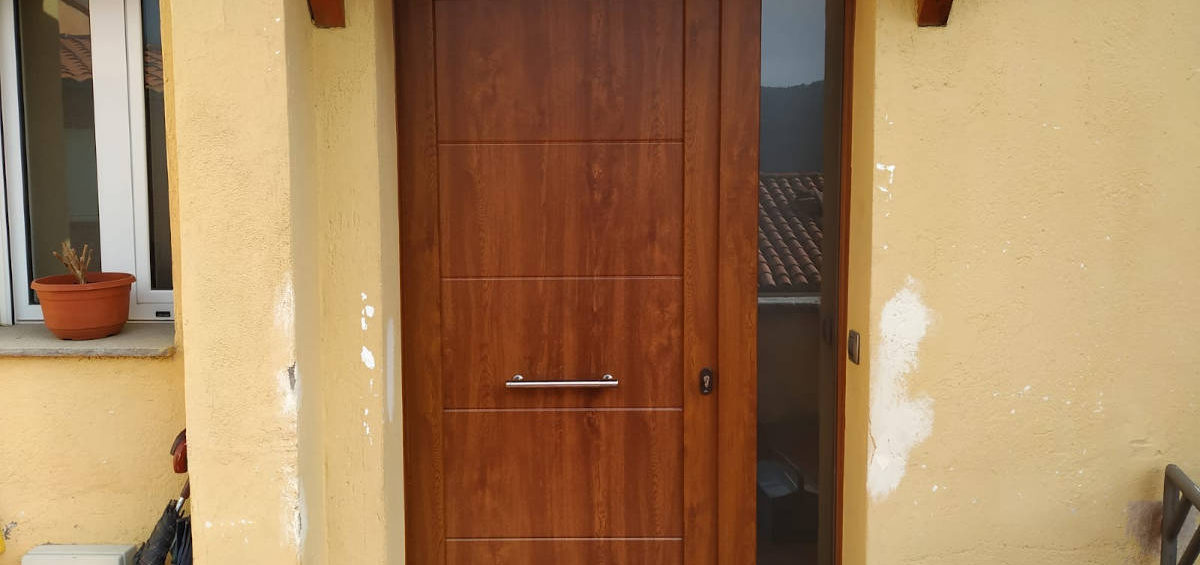 Puerta PVC imitación madera