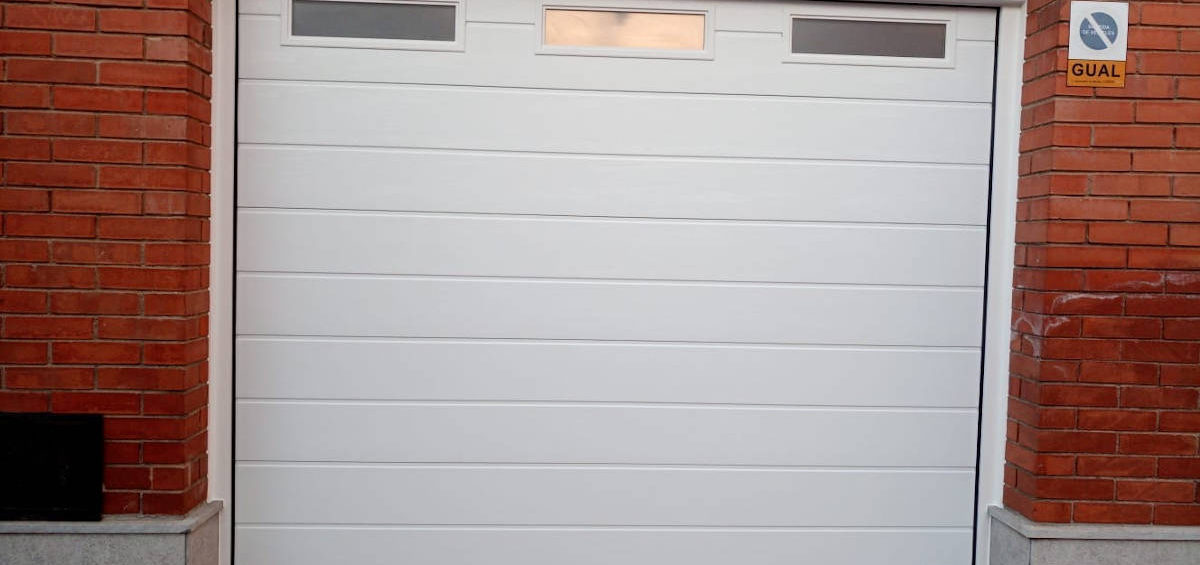 Porta garatge blanca