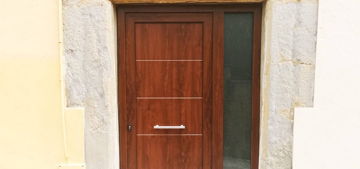 Porta PVC imitació fusta