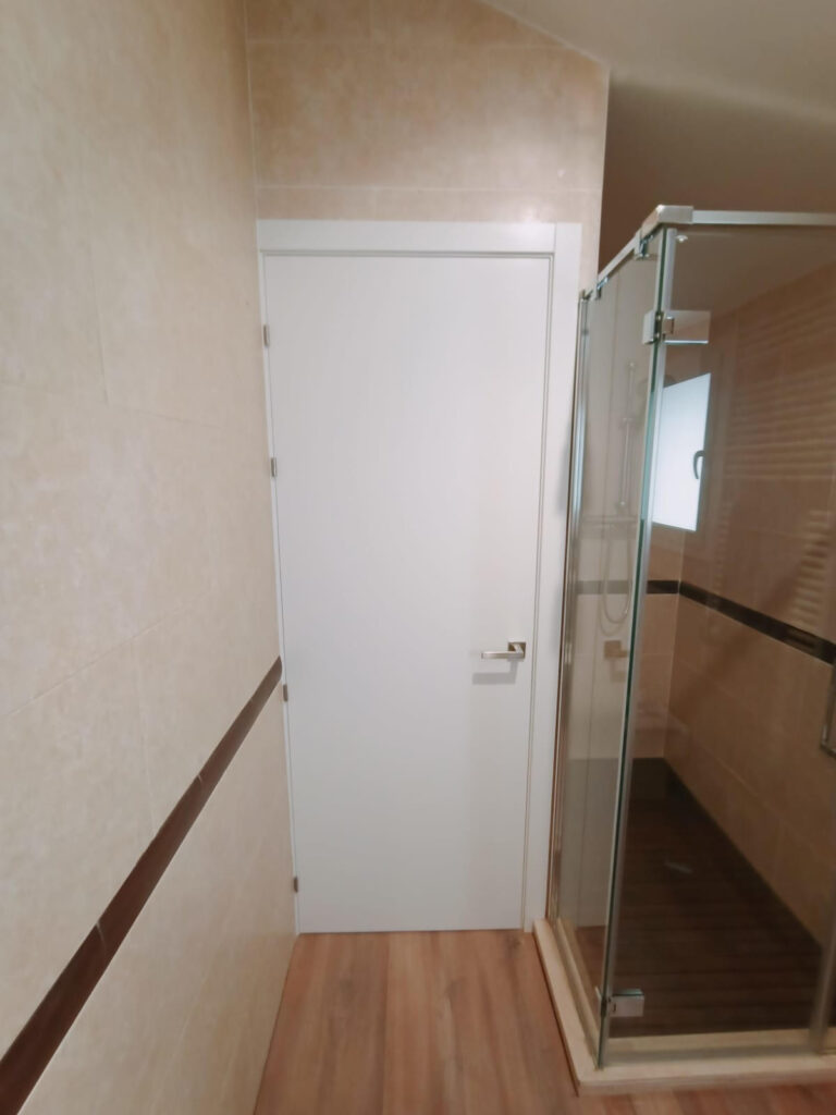Porta interior alumini bany