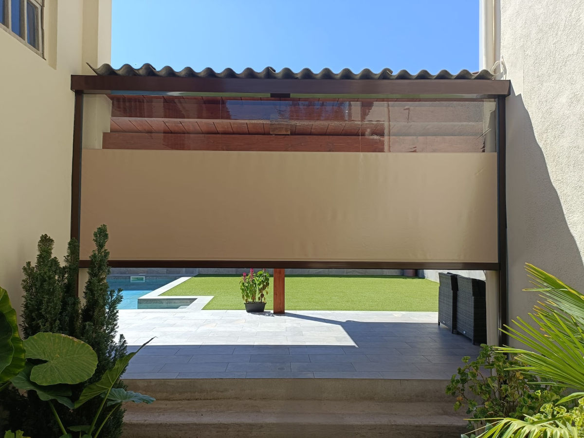 Toldo vertical lona color avena