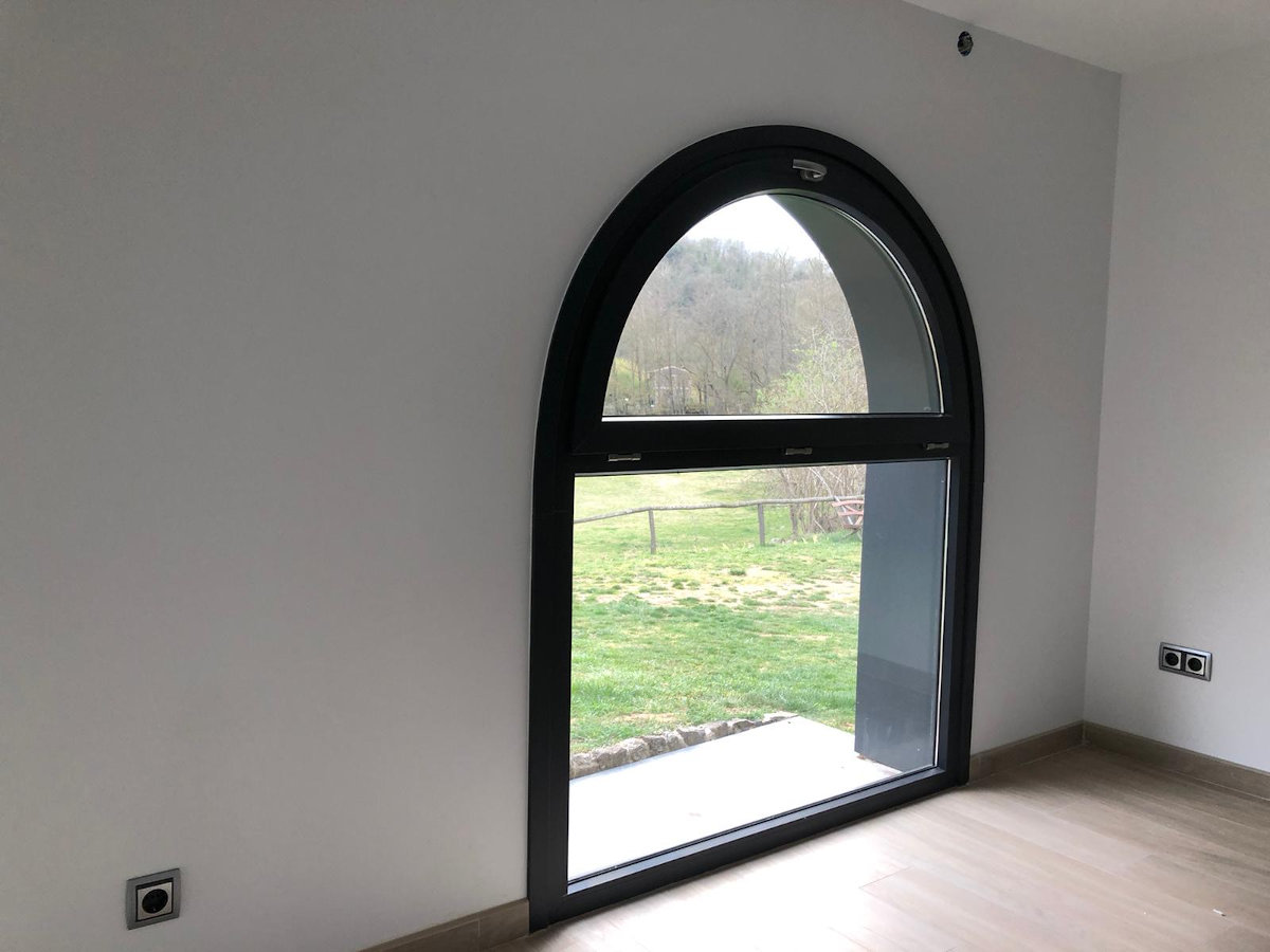 Ventana PVC arco