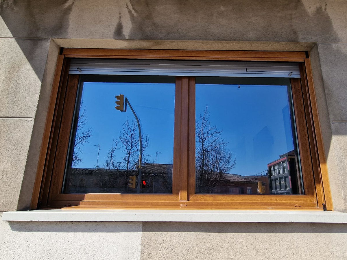 Ventana PVC bicolor