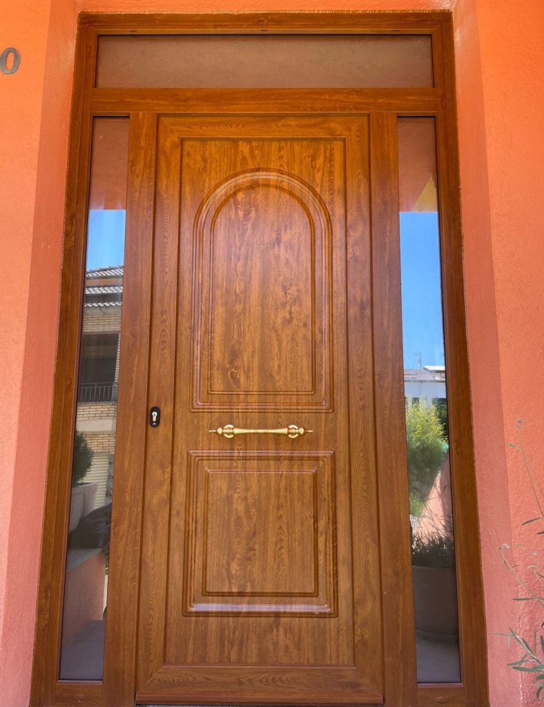 Puerta de estilo clásico